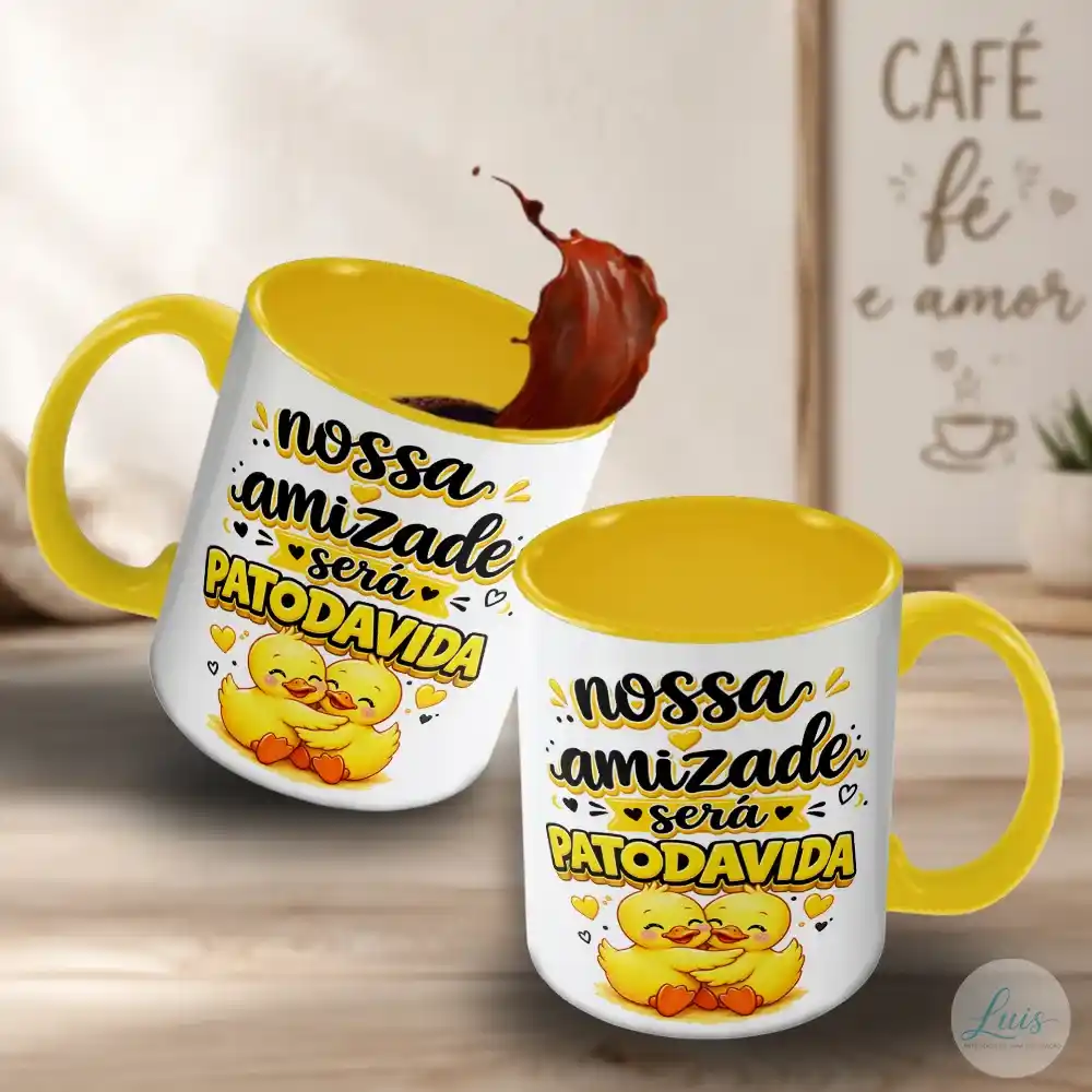 arte para caneca nossa amizade será PATODAVIDA com frase em preto e amarelo, dois patinhos amarelos abraçados na parte inferior e pequenos corações na composição